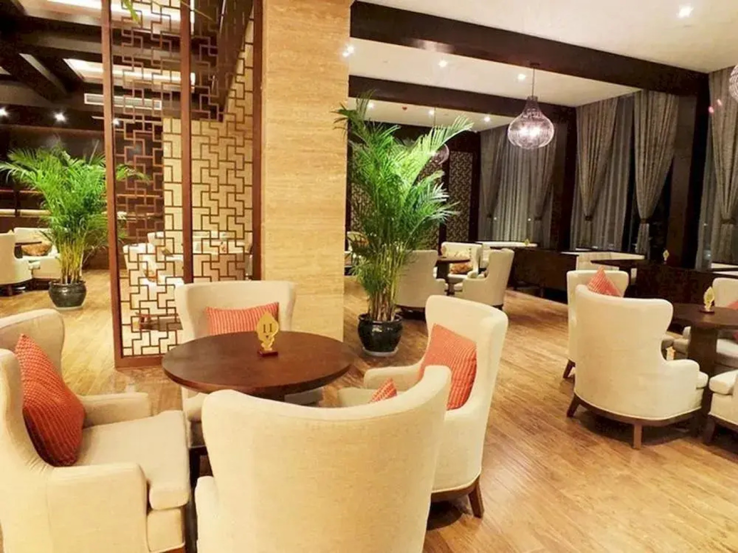 Sanroyal International Hotel