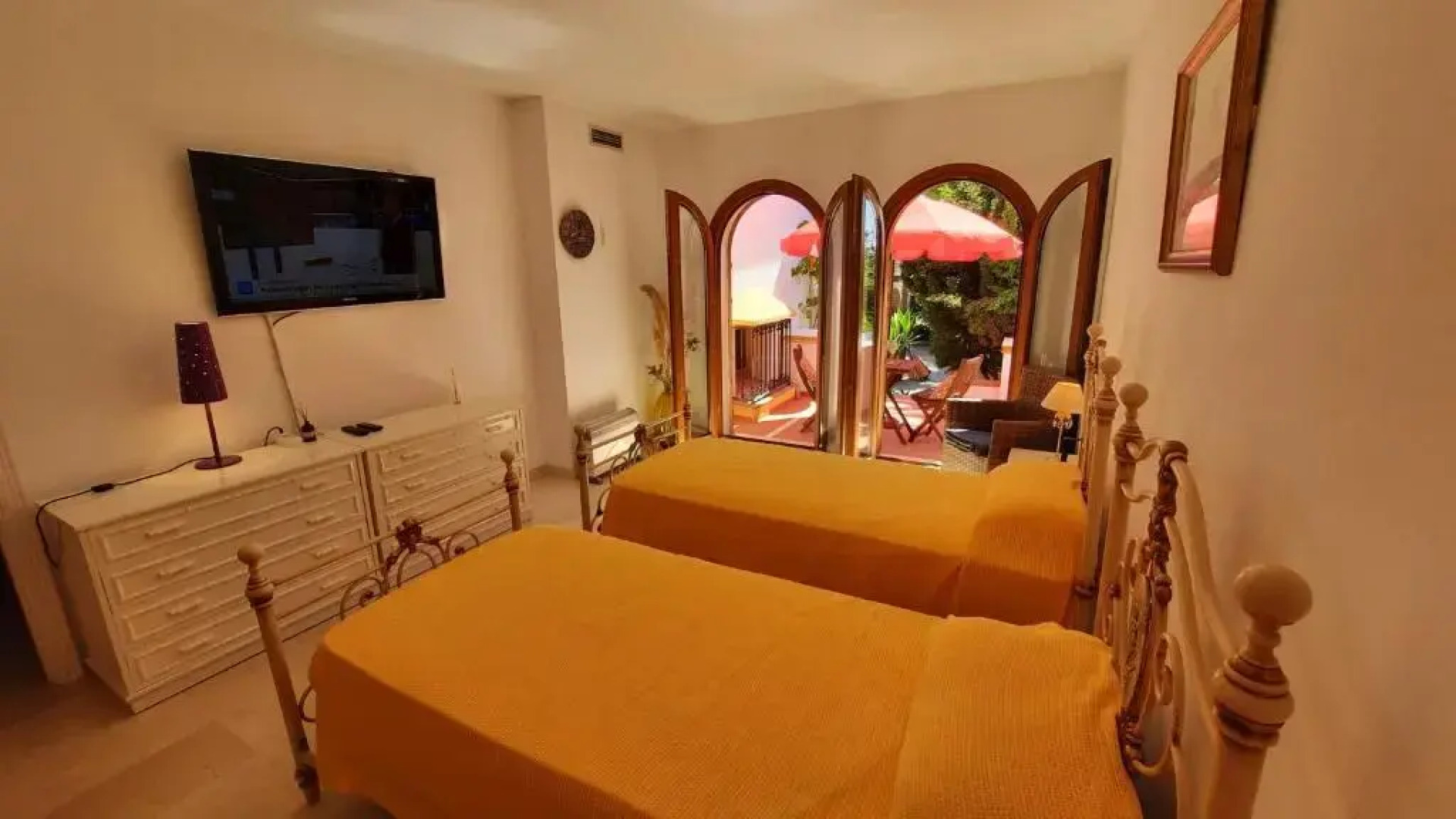 Loma del Rey 56 - casa primera linea de mar