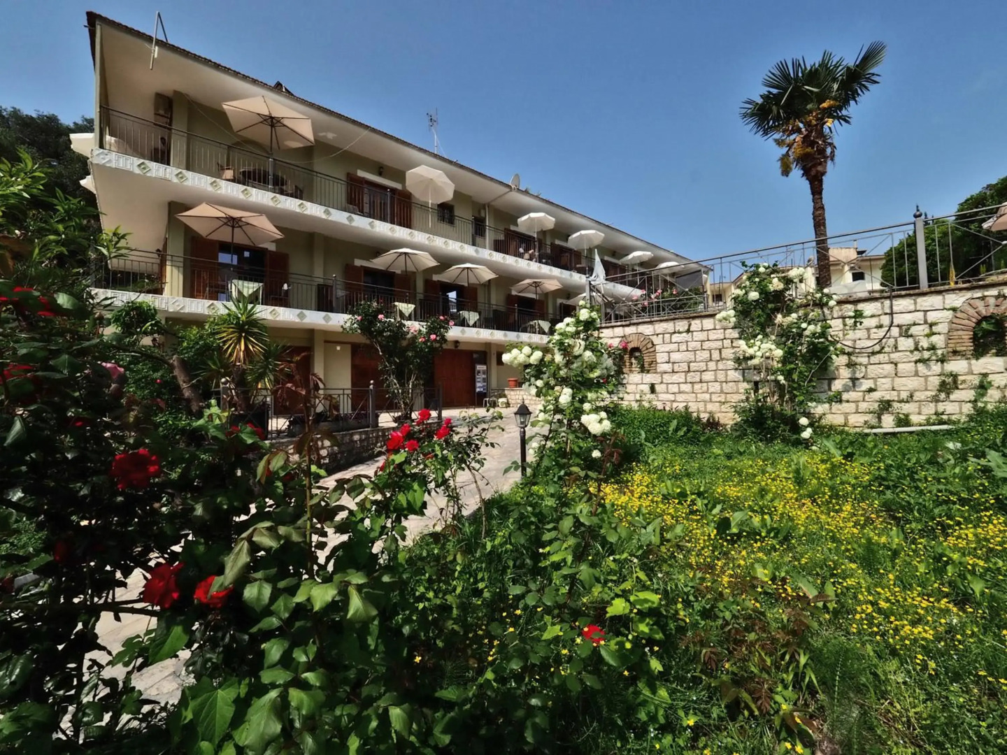 Bella Vista Hotel & Apartments