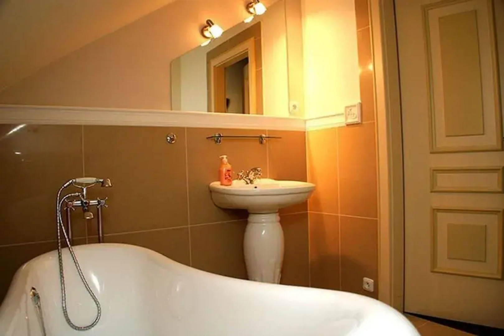 Zámek Kamenný dvůr