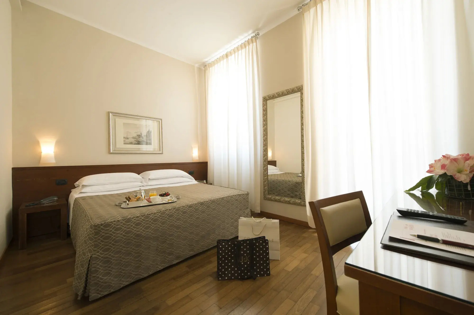 Отель Fenice Milano