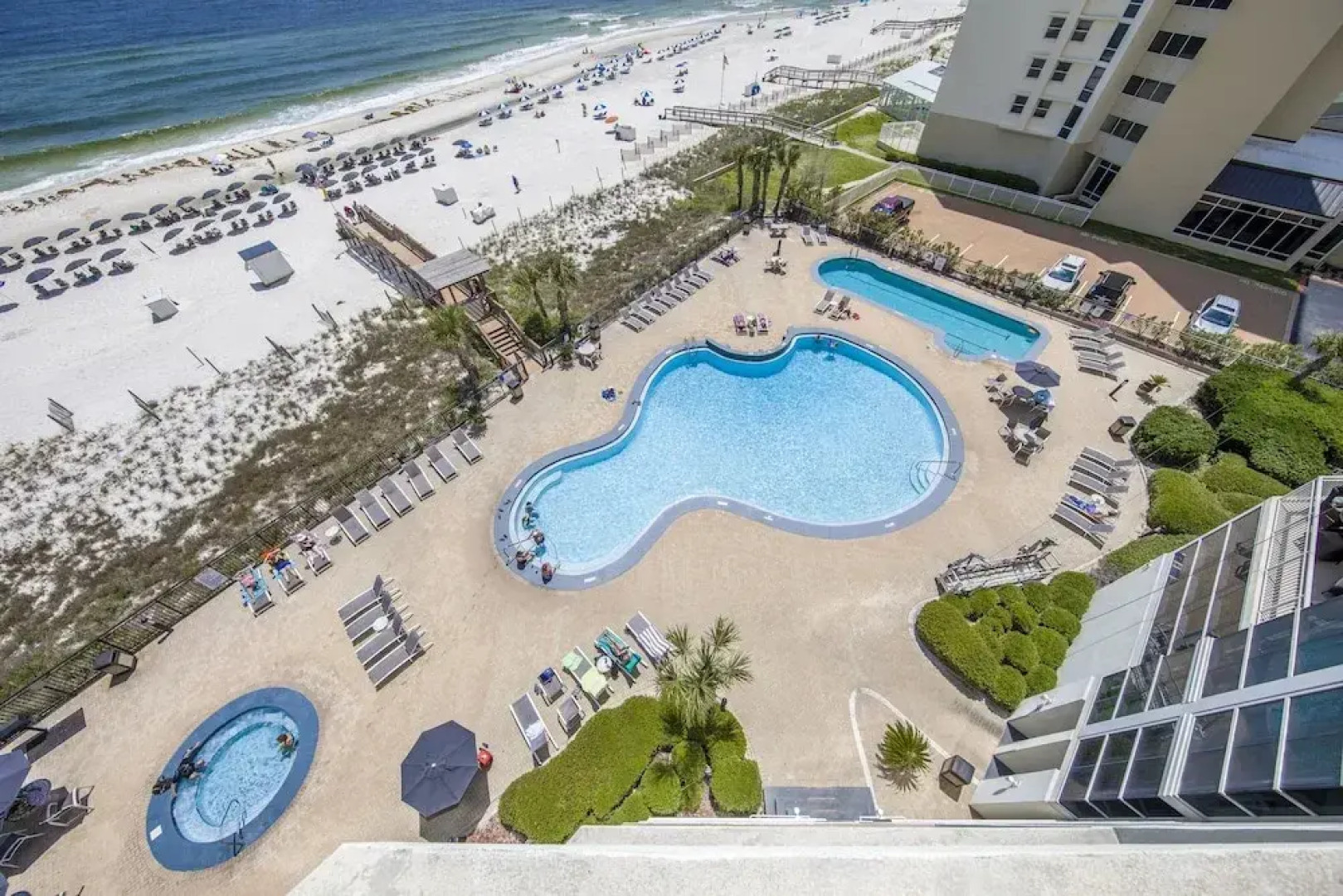 Palacio Condos by Hosteeva