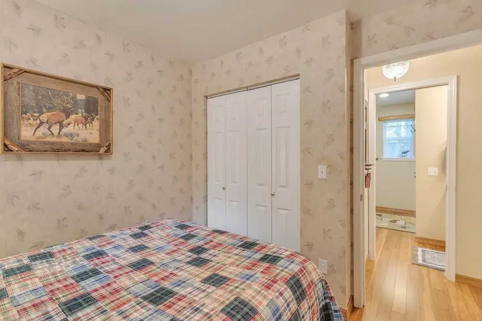 Elk Crossing Cozy Cabin At Crystal Mountain 3 Bedroom Home by RedAwning