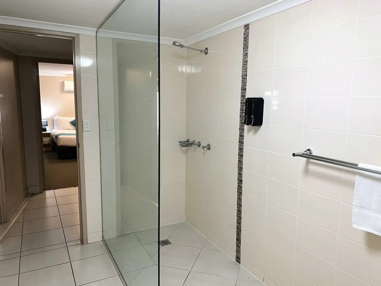 Cityville Apartments & Motel