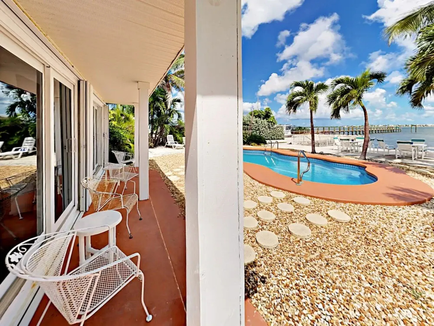 353 Barry Home 6 Bedrooms 4.5 Bathrooms Home