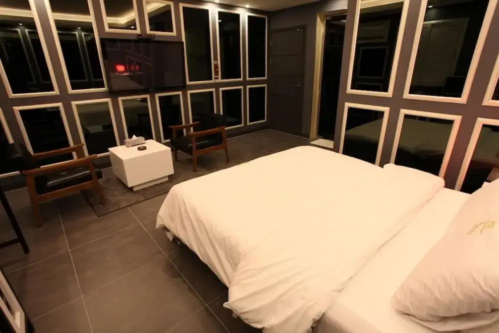 S Petite Hotel