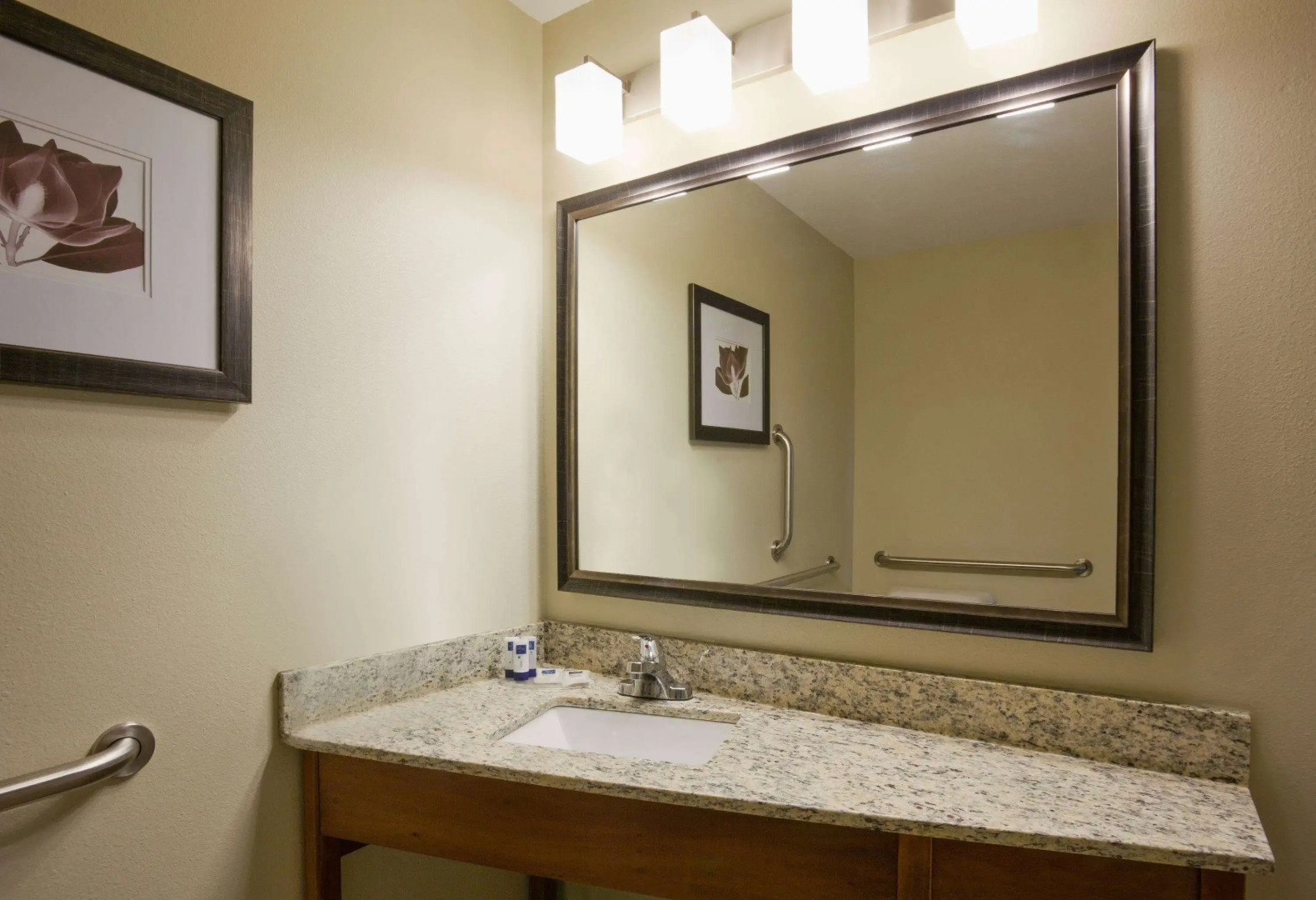 AmericInn by Wyndham Hartford SD