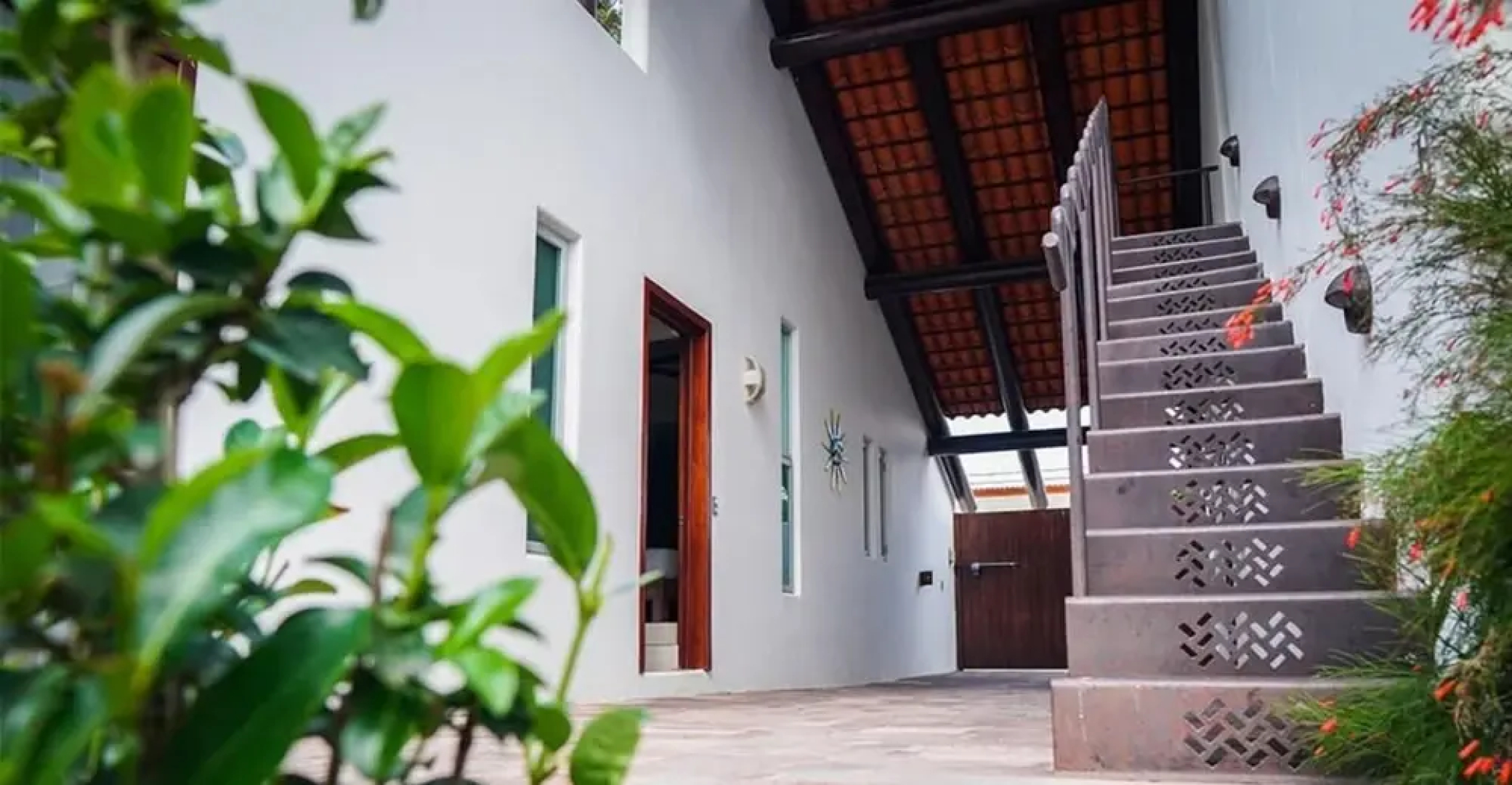 Beautiful 4-br 4 5-wc Home With Private Pool w Patio