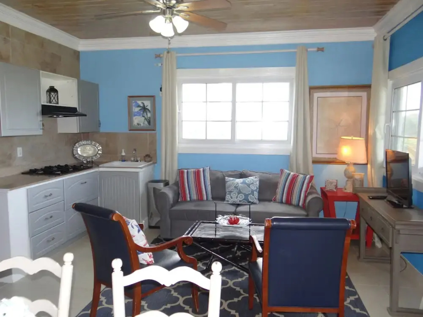 Rollezz Villas Beach Resort