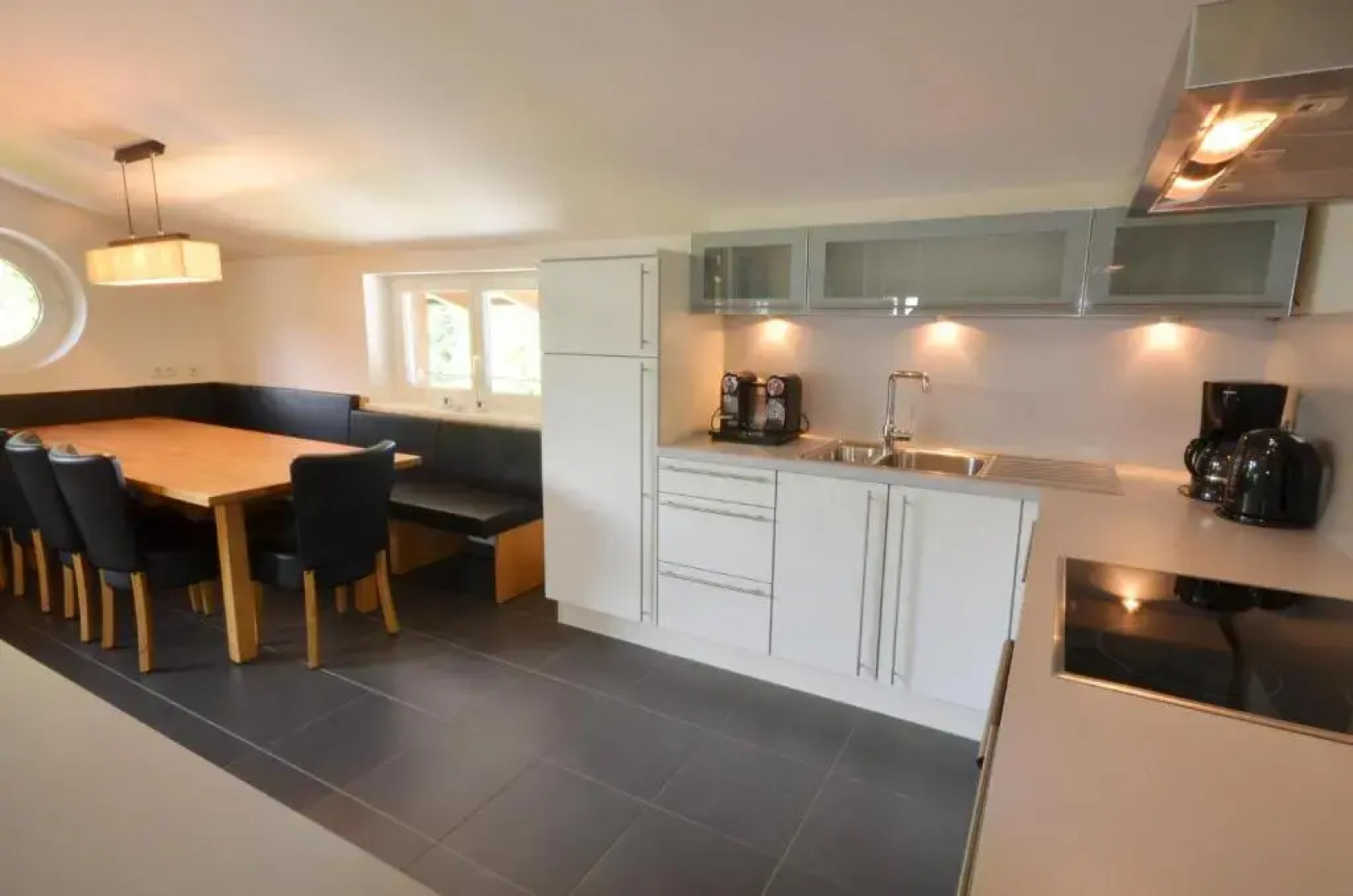 Penthouse Cooper by Alpen Apartments