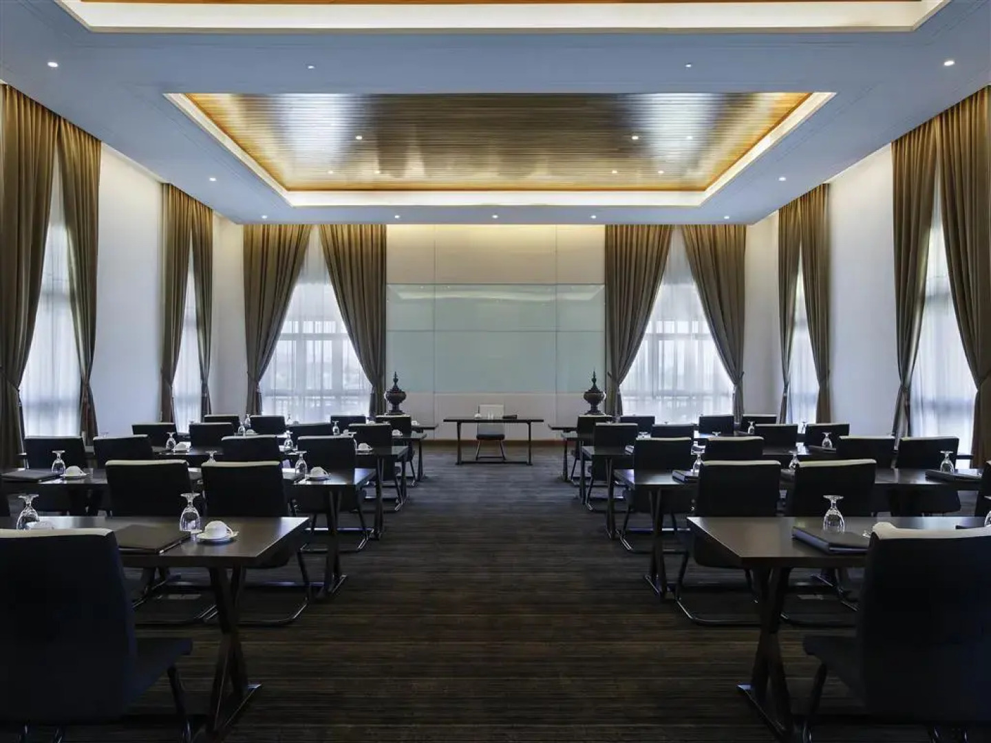 The Lake Garden Hotel Nay Pyi Taw - MGallery Collection