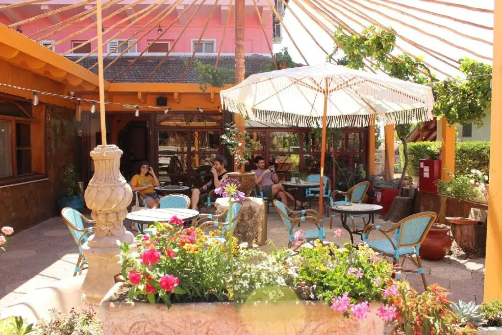 Mantur Metula by Selina