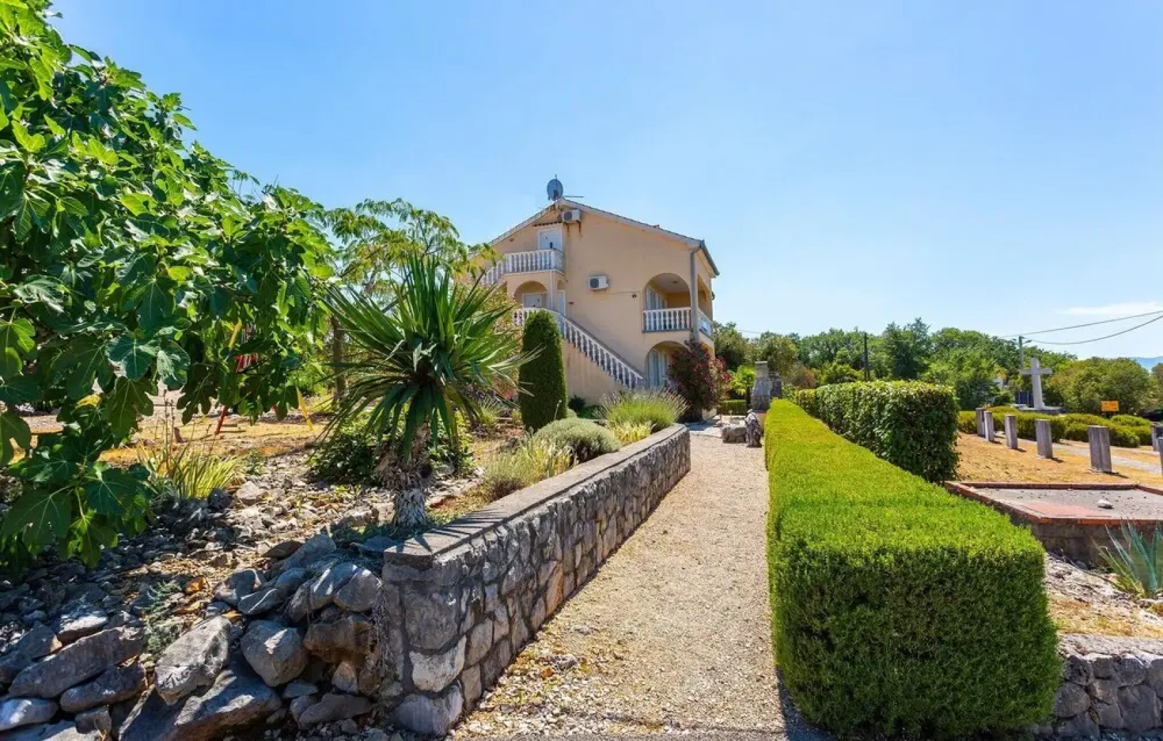 Beautiful Home in Rasopasno With Wifi and 1 Bedrooms