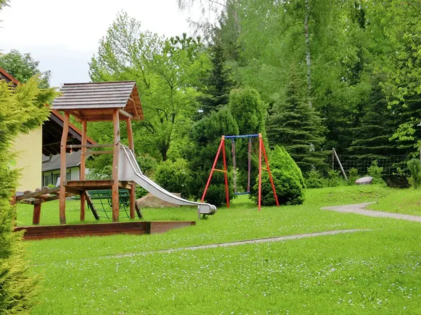 Beautiful Holiday Home With Terrace