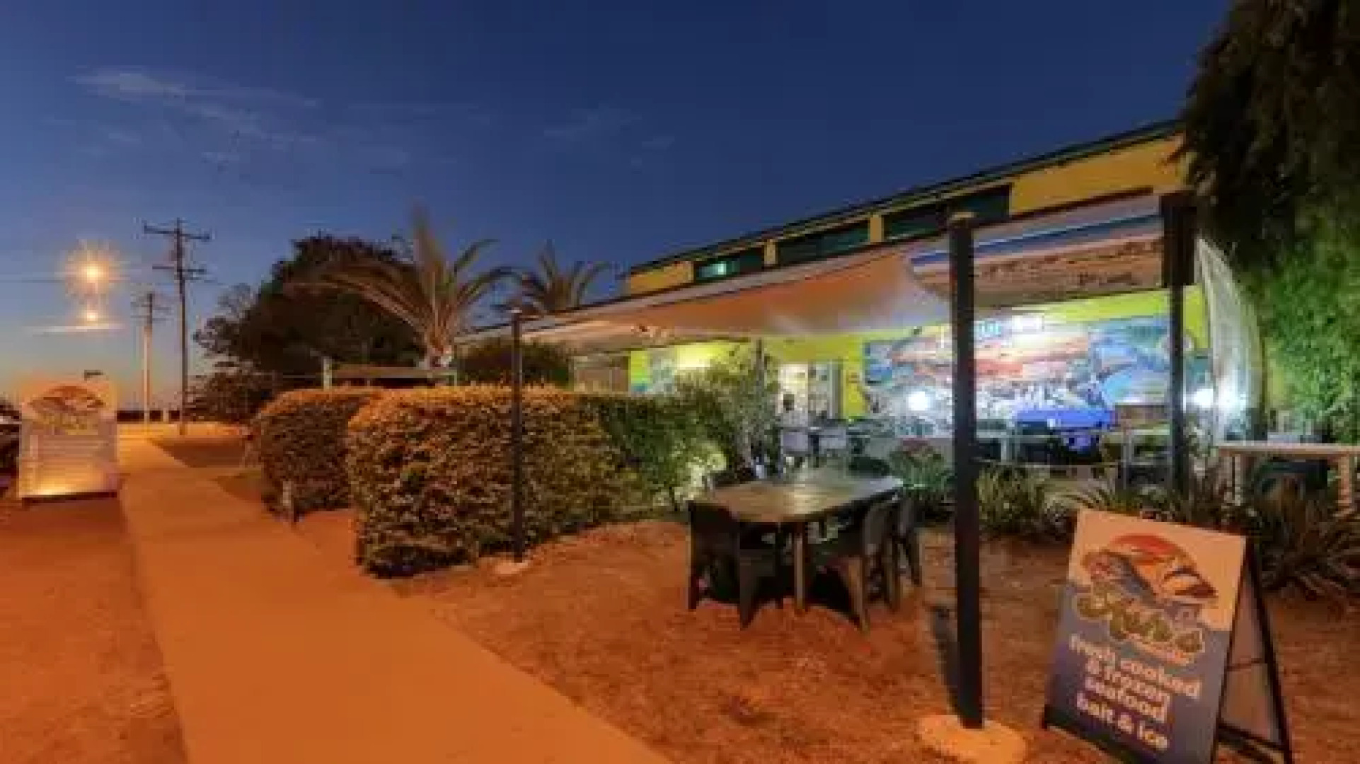 Ash’s Holiday Units