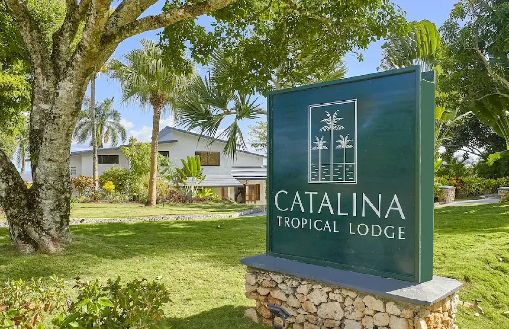 Catalina Tropical Lodge