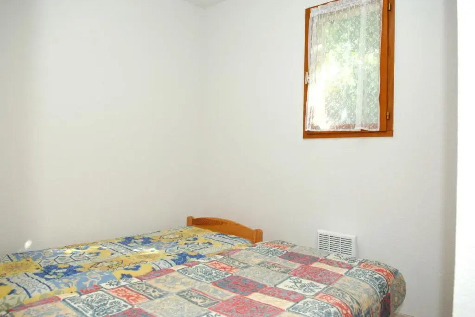 Maison de 2 chambres avec piscine partagee terrasse amenagee et wifi a Estang