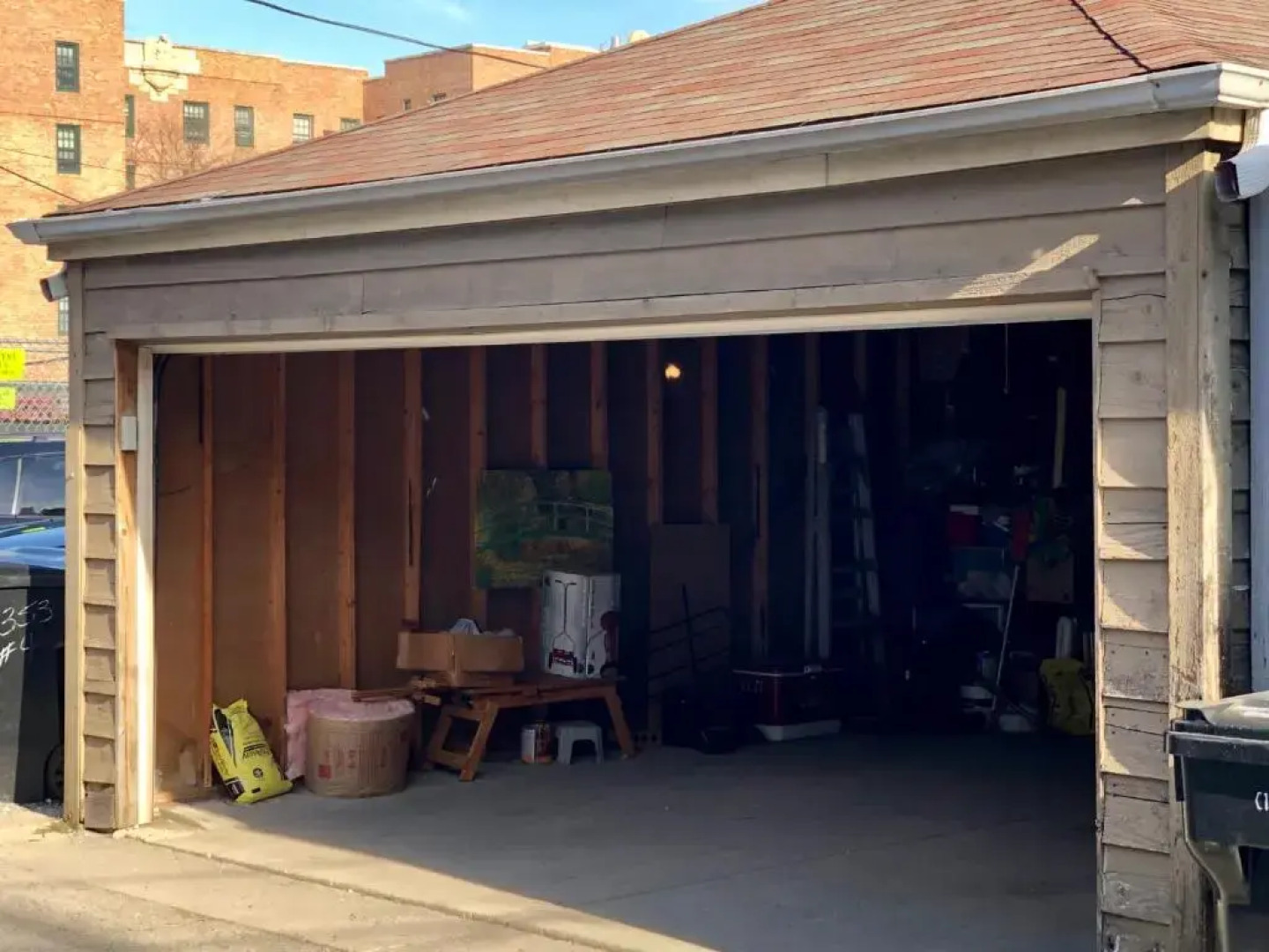 Old Town-Gold Coast Amazing 3 br Home/ Free Parking/ Breakfast/ Backyard/ Walk Everywhere/ Pets OK