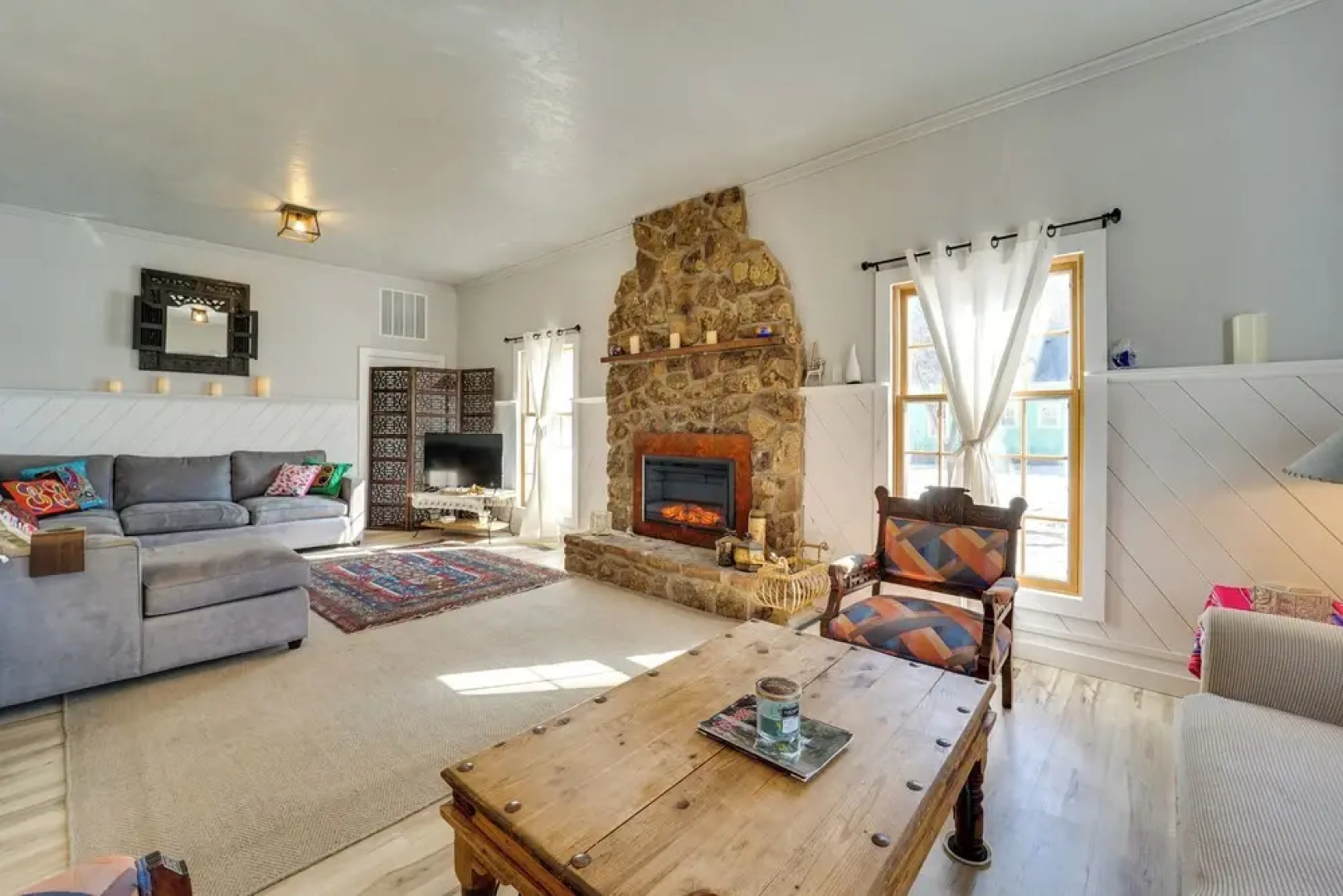 'dolorable' Home w/ Yard - Walk to River!