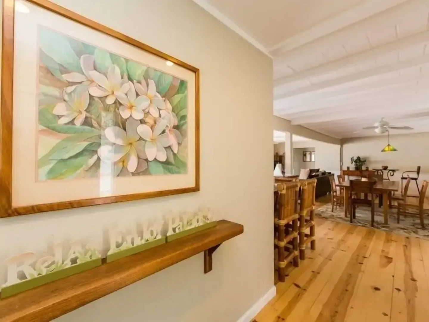 Helen's Beach House 6 Bedroom Home by RedAwning