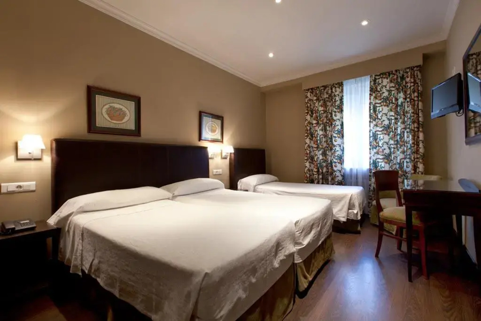 Hotel Moderno Puerta del Sol