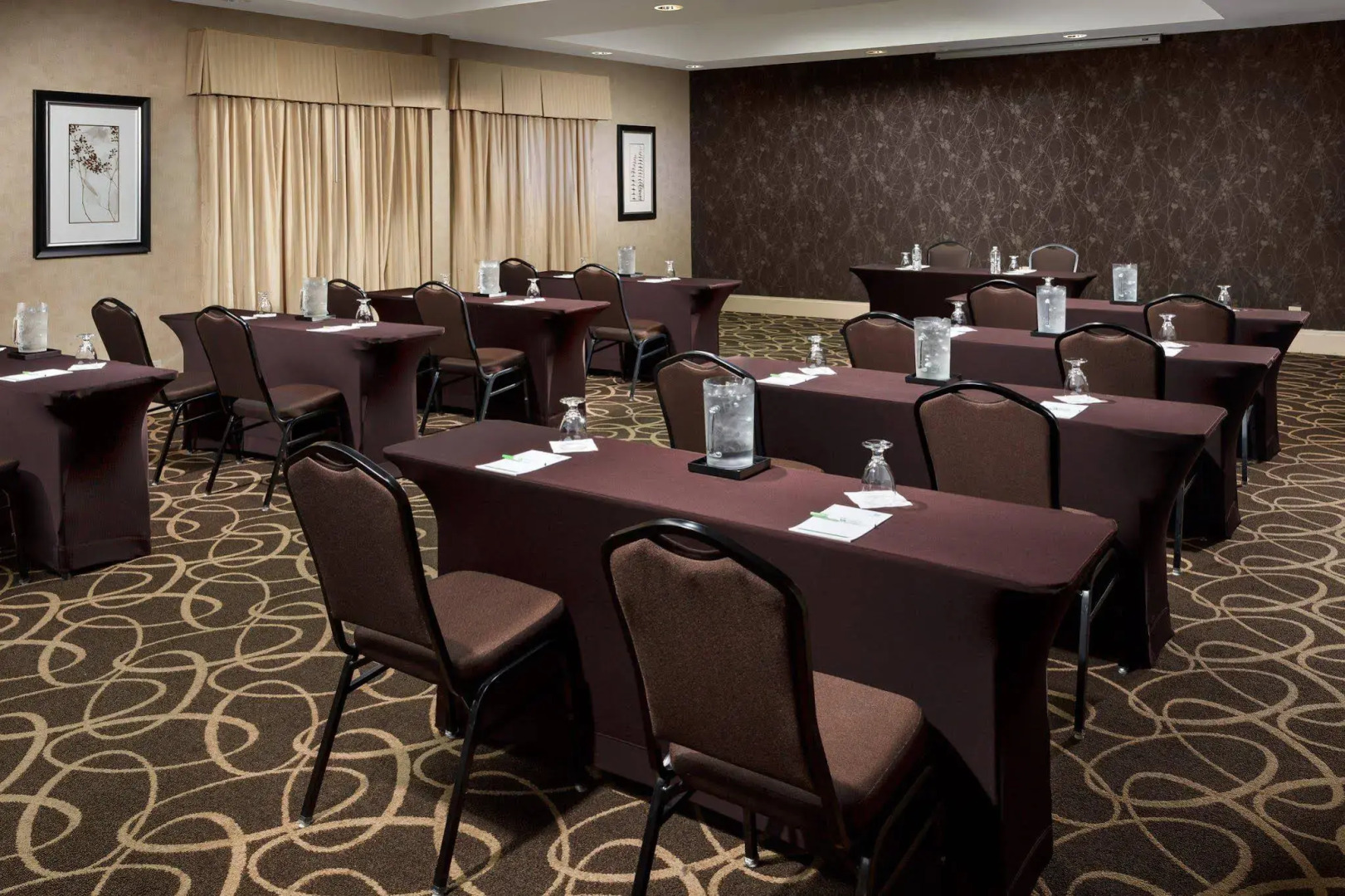 Holiday Inn Hotel & Suites Raleigh / Cary by IHG