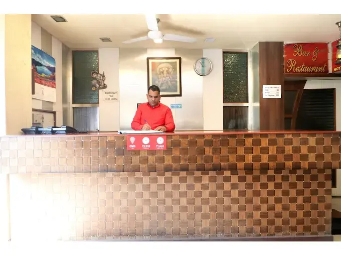 Oyo 30127 Hotel Sabina International