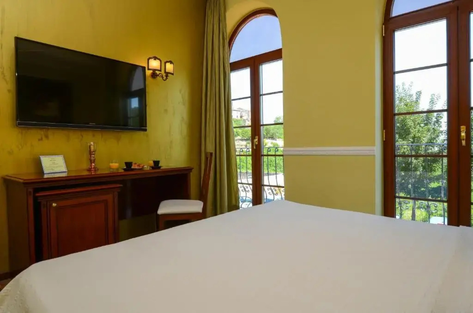 Bella & Stella rooms