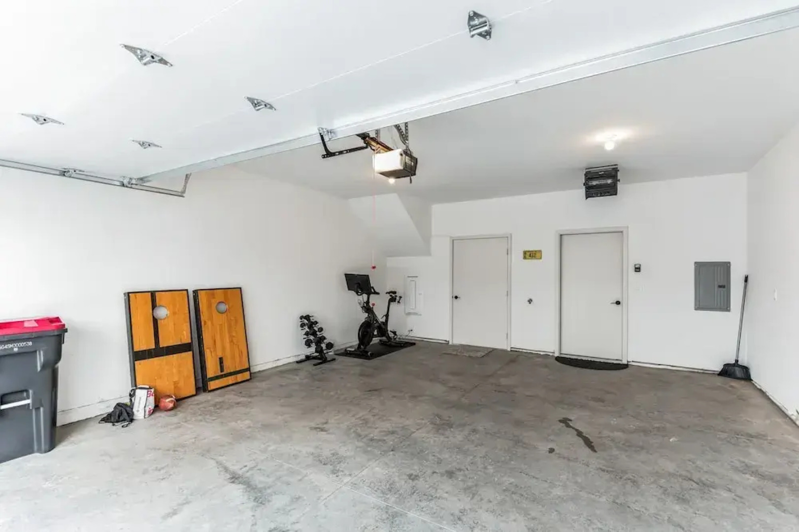 New Modern Townhome With Rooftop Patio 2 Bedroom Townhouse by RedAwning