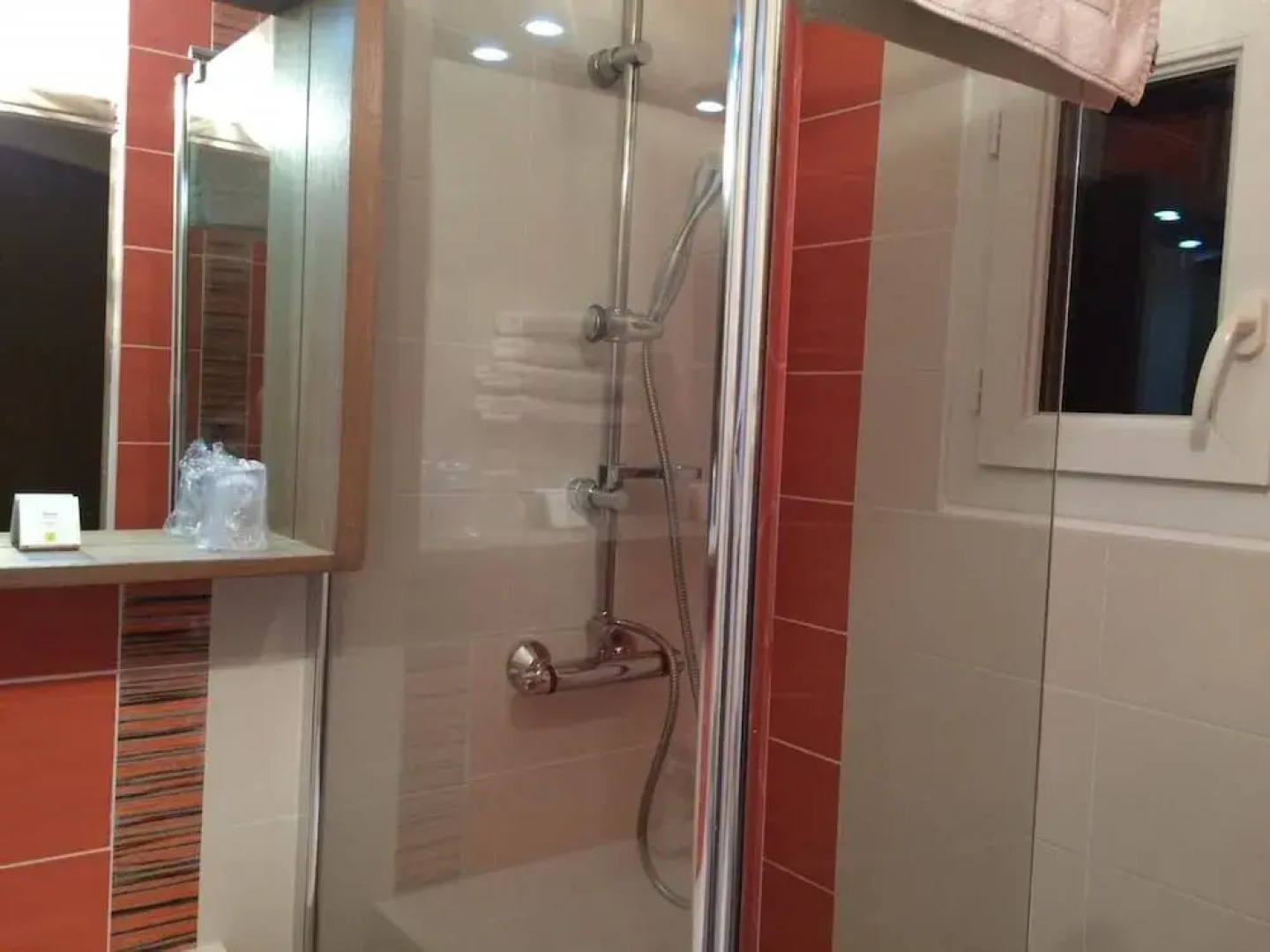 Logis Hôtel Le Mistral - Restaurant - Montélimar sud