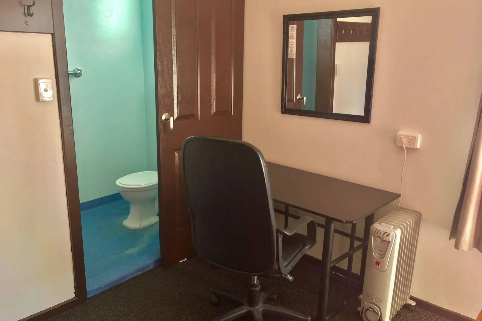 Hobarts Accommodation & Hostel