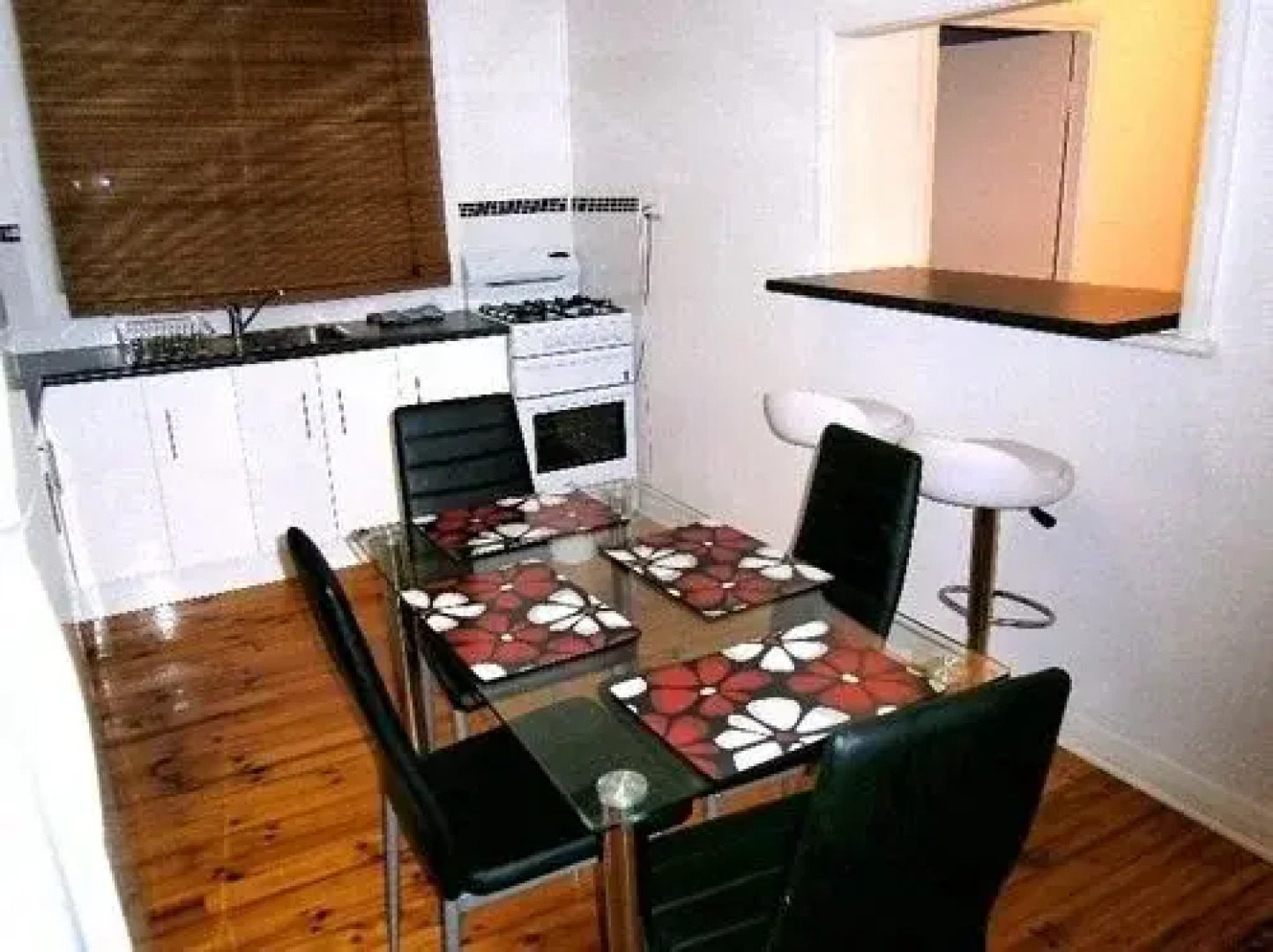 Aussie Bacon and Eggs Cottages