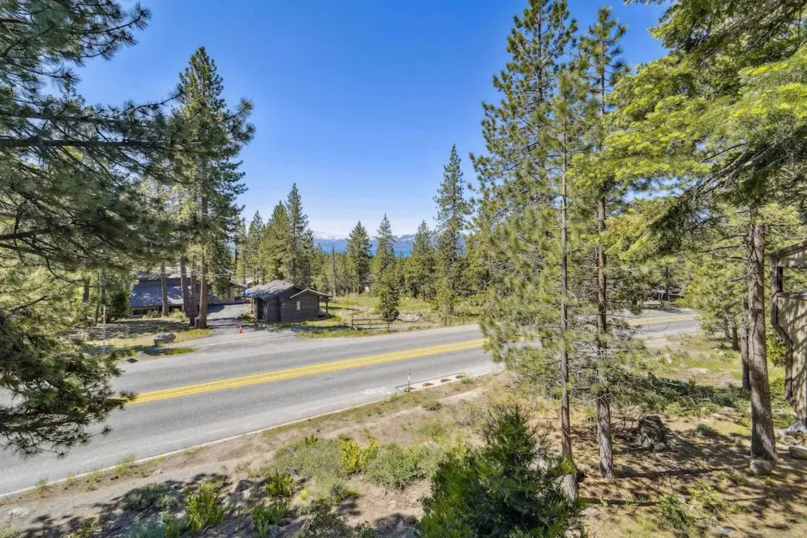 10 Mi to Palisades Tahoe! Condo w/ Game Room
