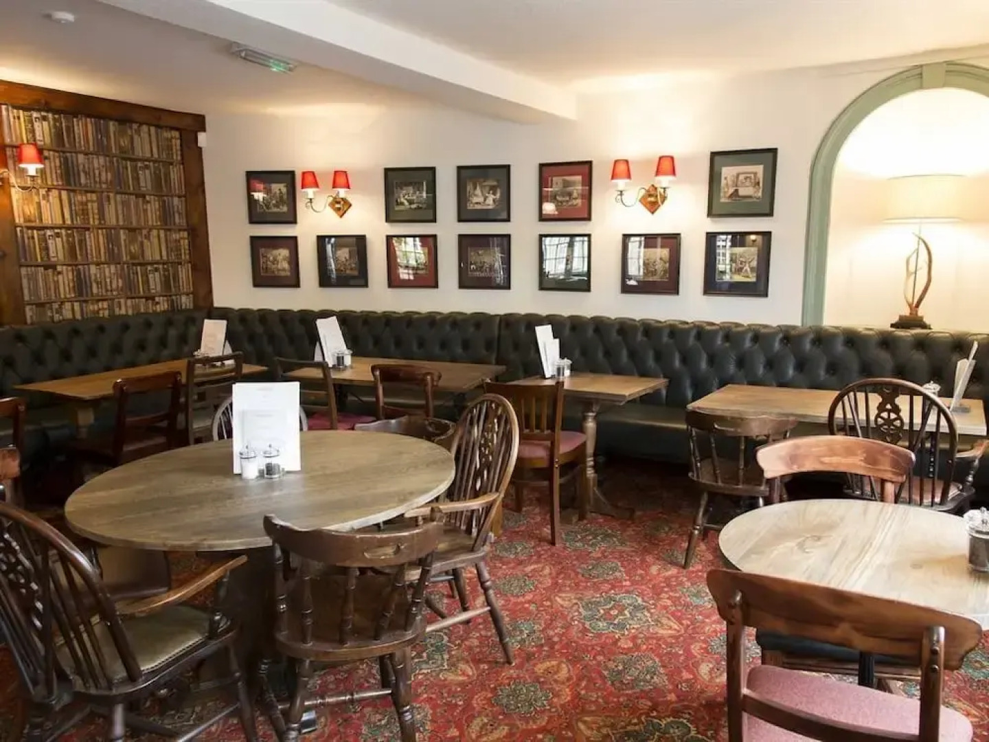 The Kings Arms Hotel - Inn