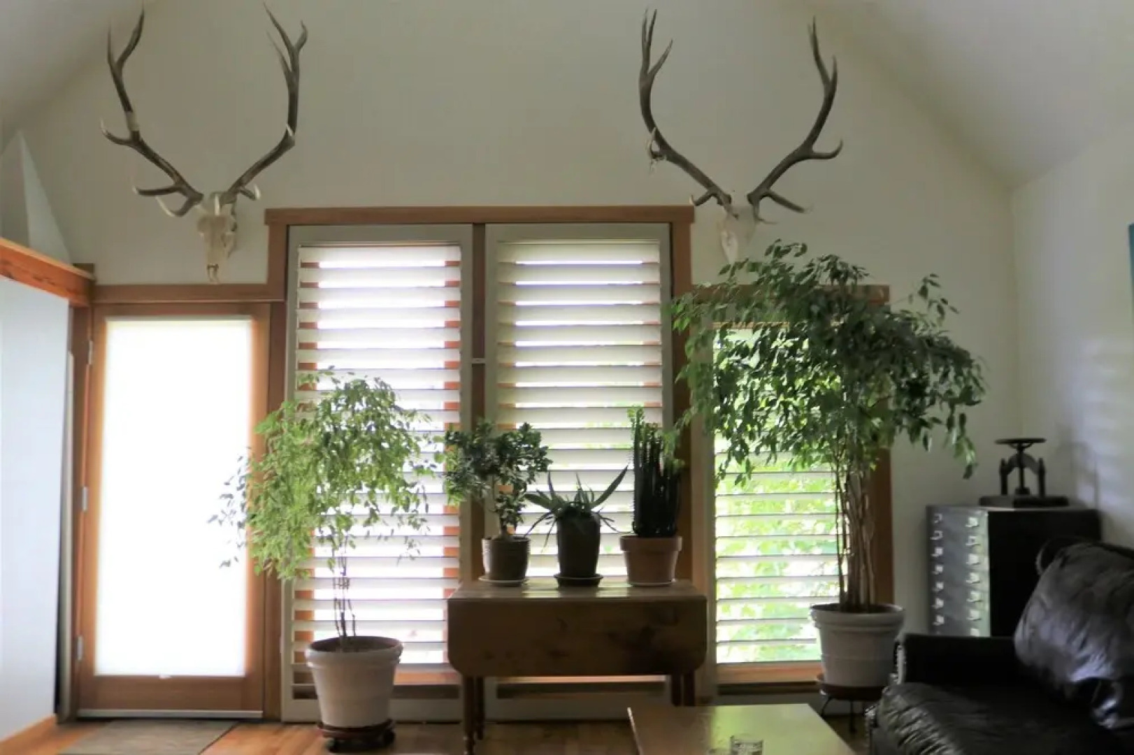 River Stone Inn & Gallery