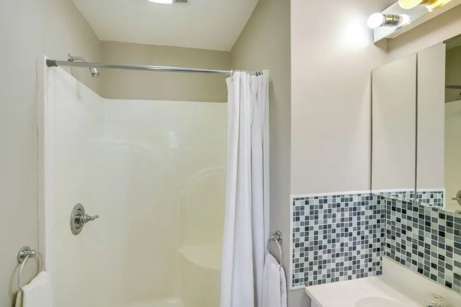 Relaxing Catskills Apt < 3 Mi to Windham Mountain!