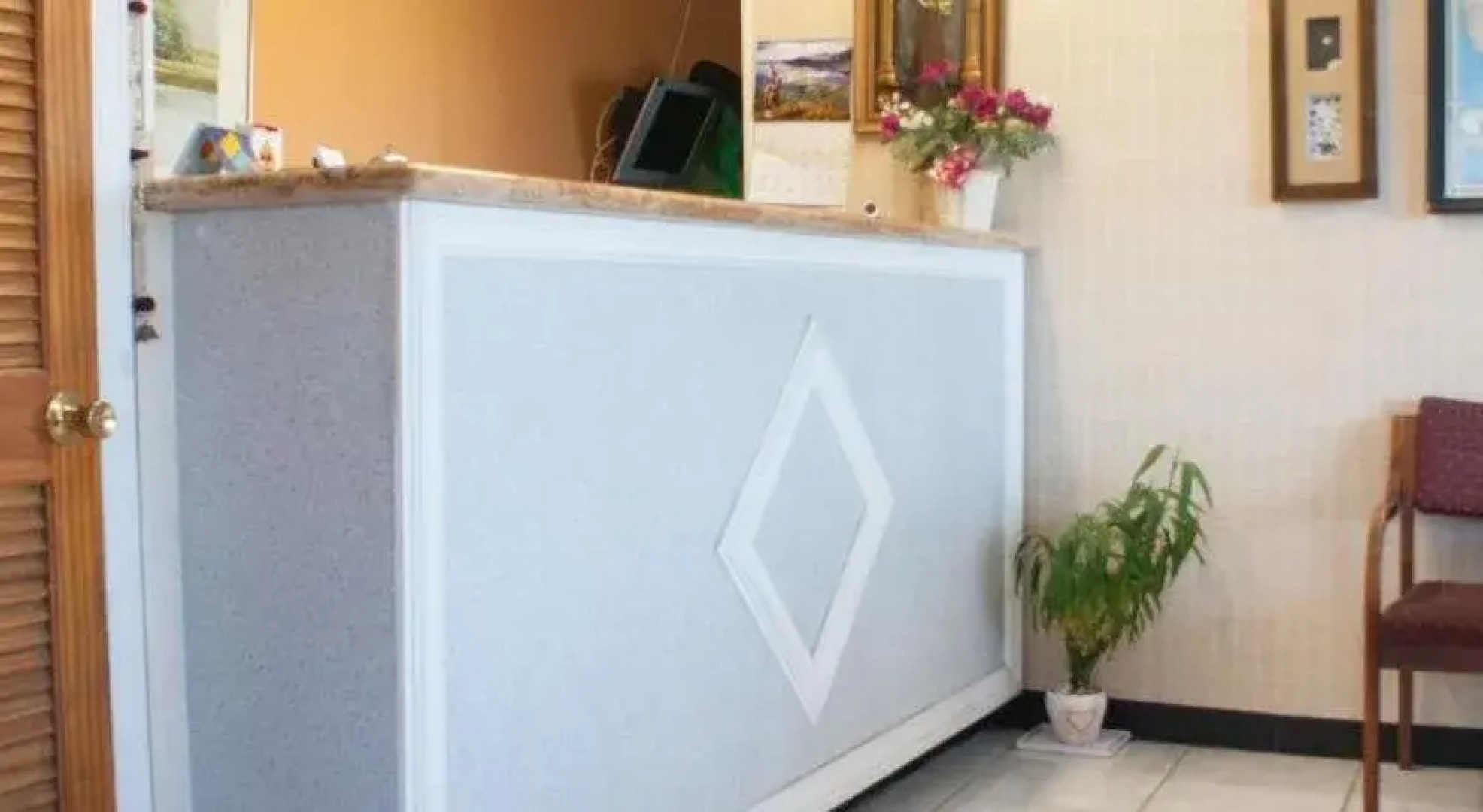 Nassau Holiday Motel