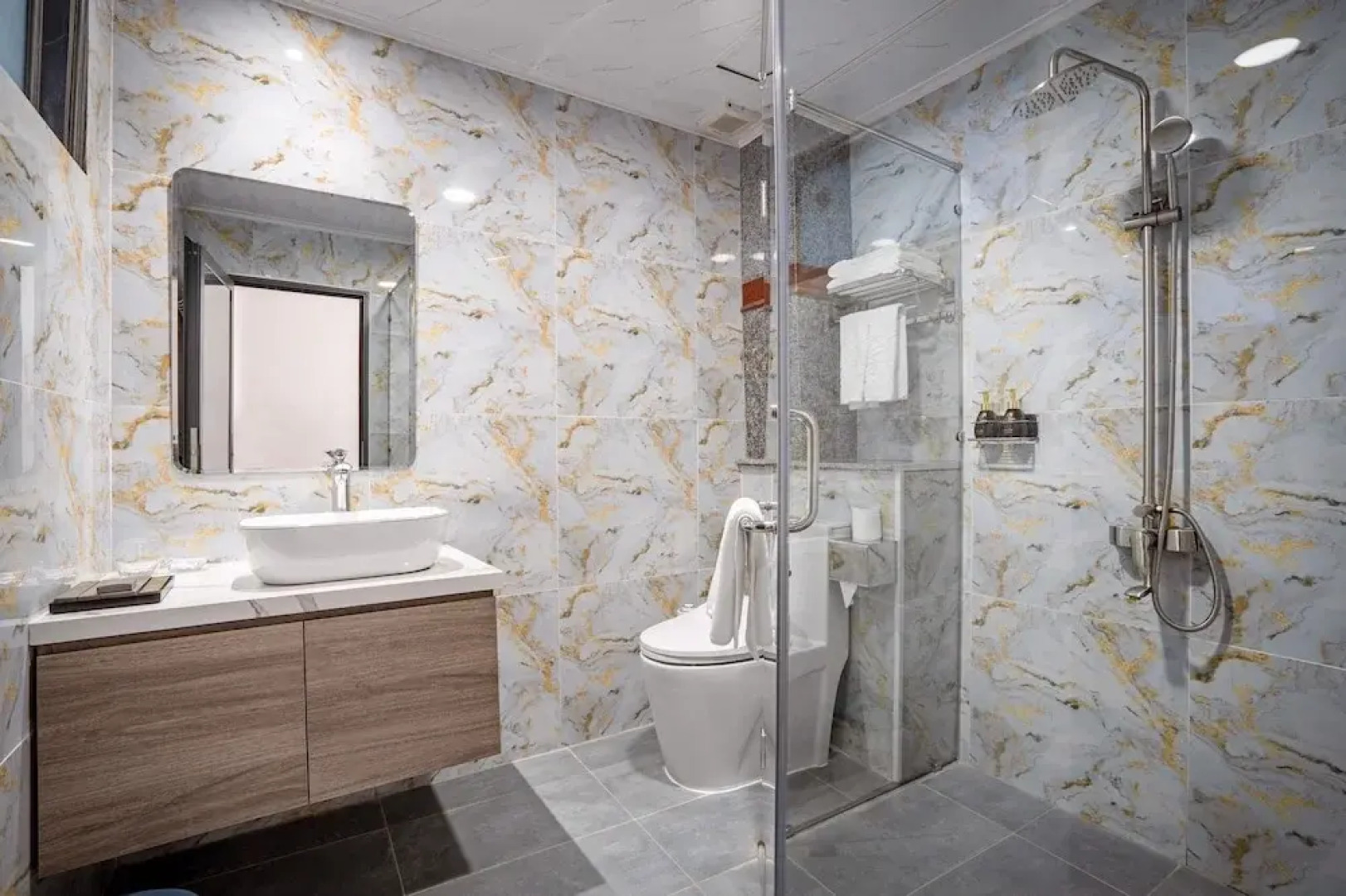 Đông Phương Hotel & Restaurant