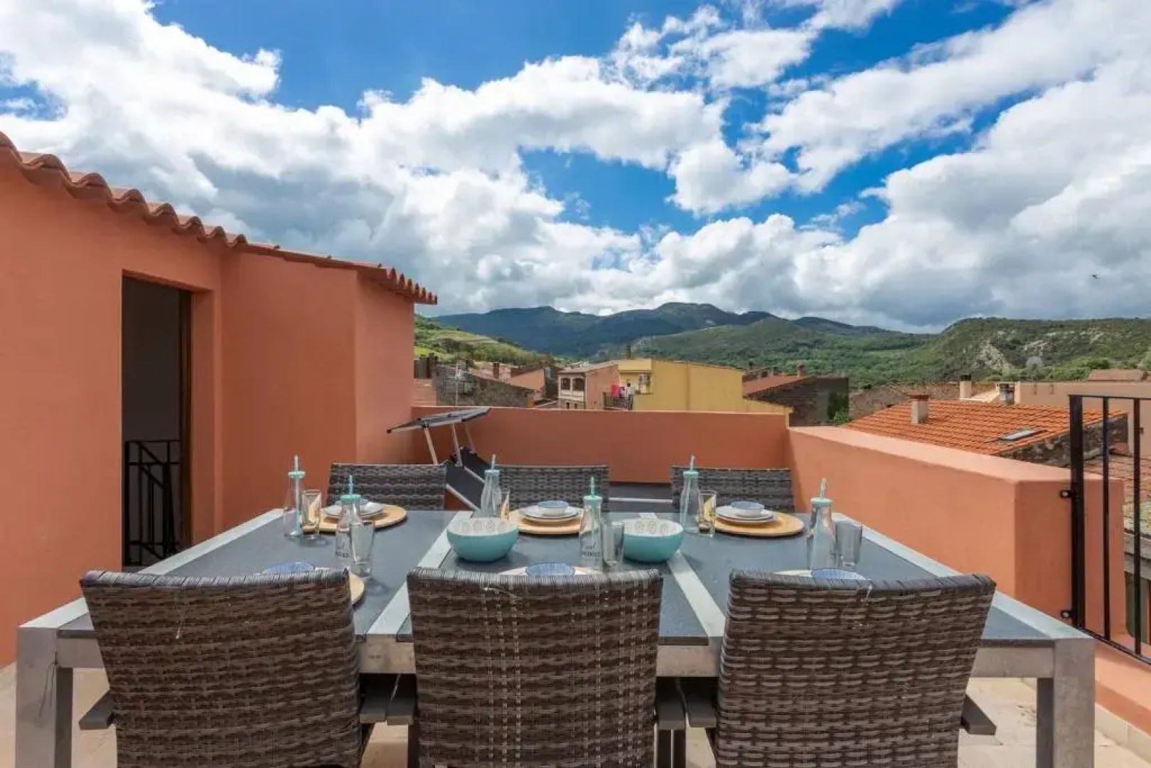 Authentic-large town villa in the historic center