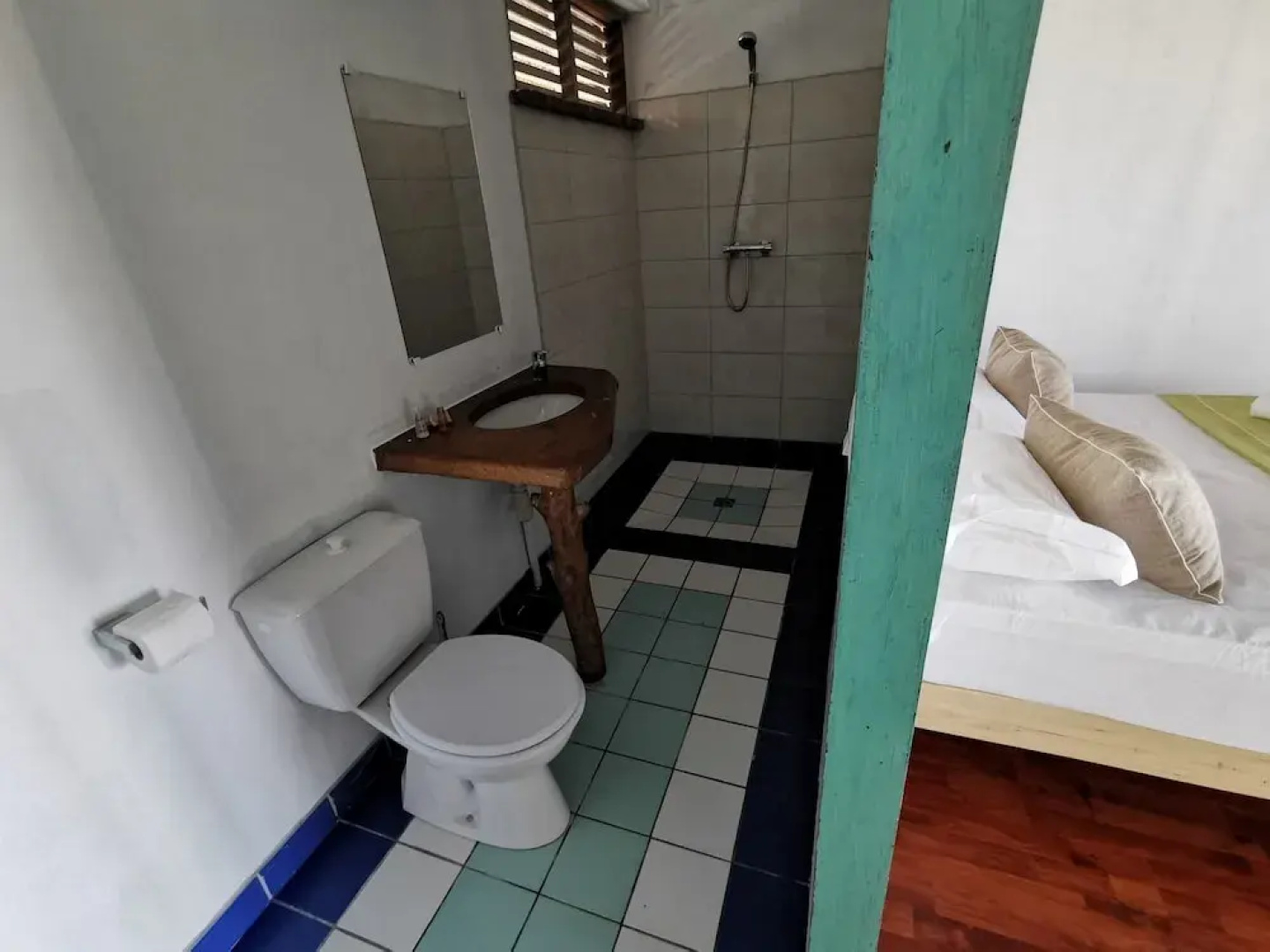 Aotera Guest House