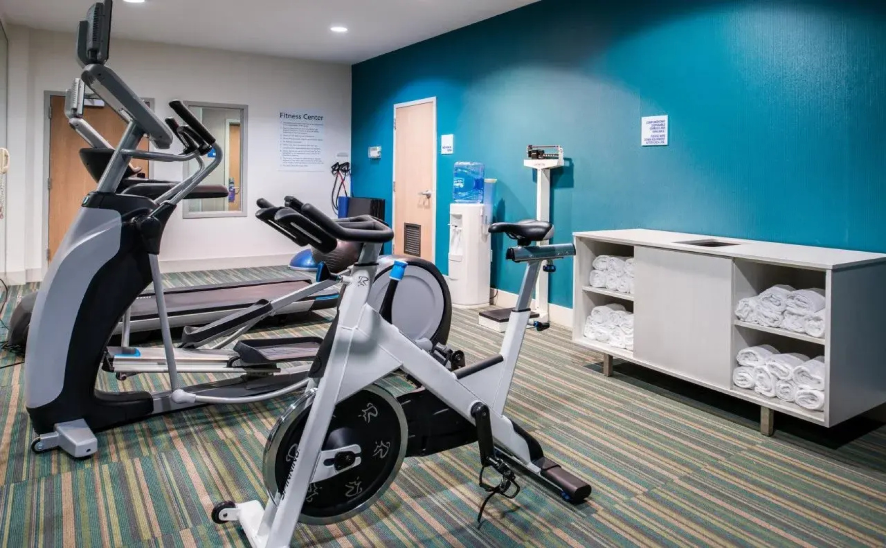 Holiday Inn Express Hotel & Suites Tampa-Anderson Rd/Veteran by IHG