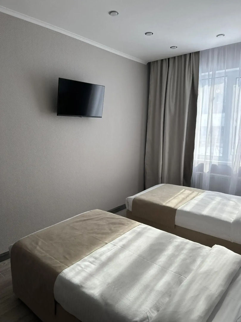 Первомайский