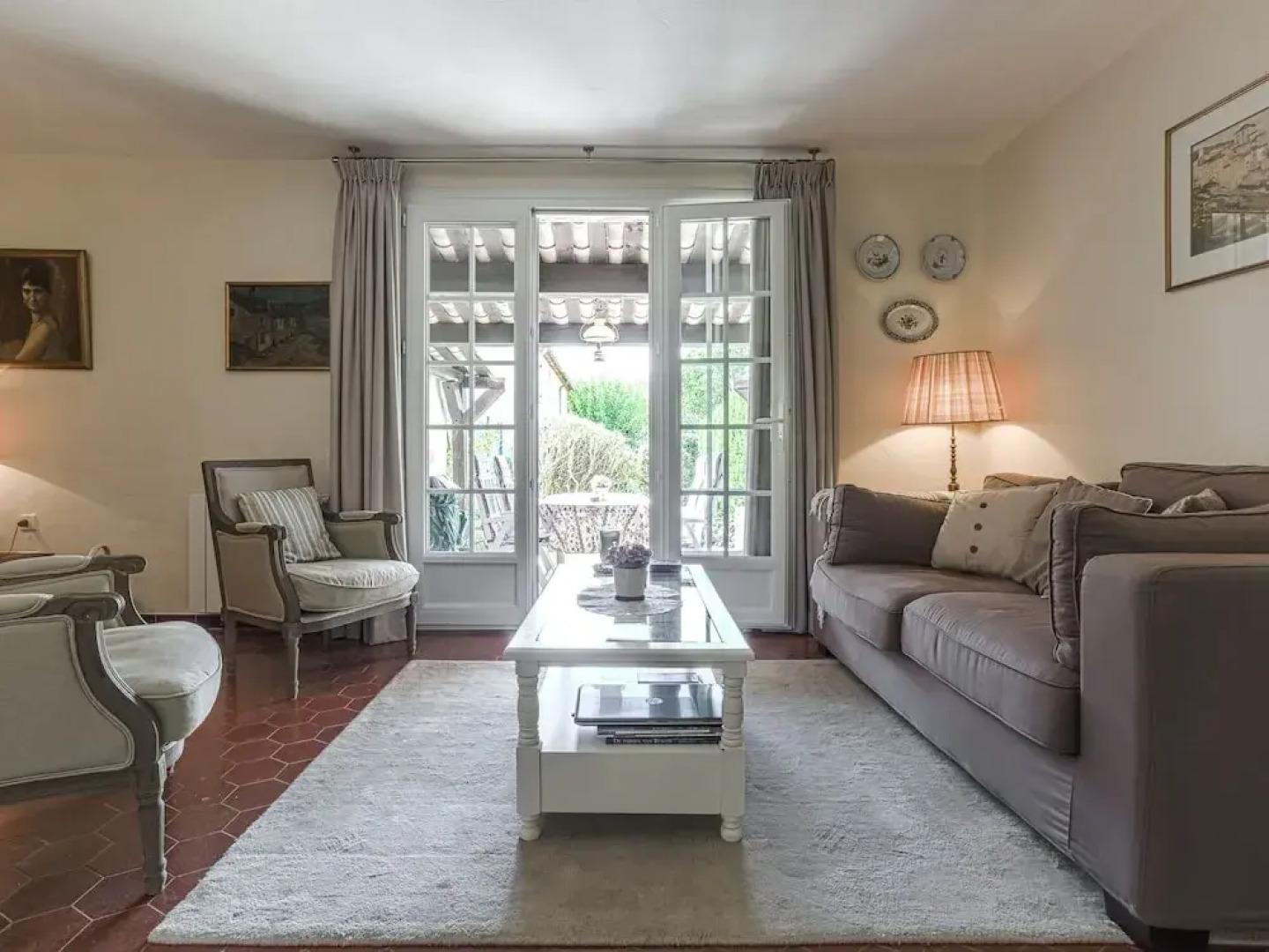 Classy Holiday Home With Swimming Pool, Bbq, Terrace, Garden