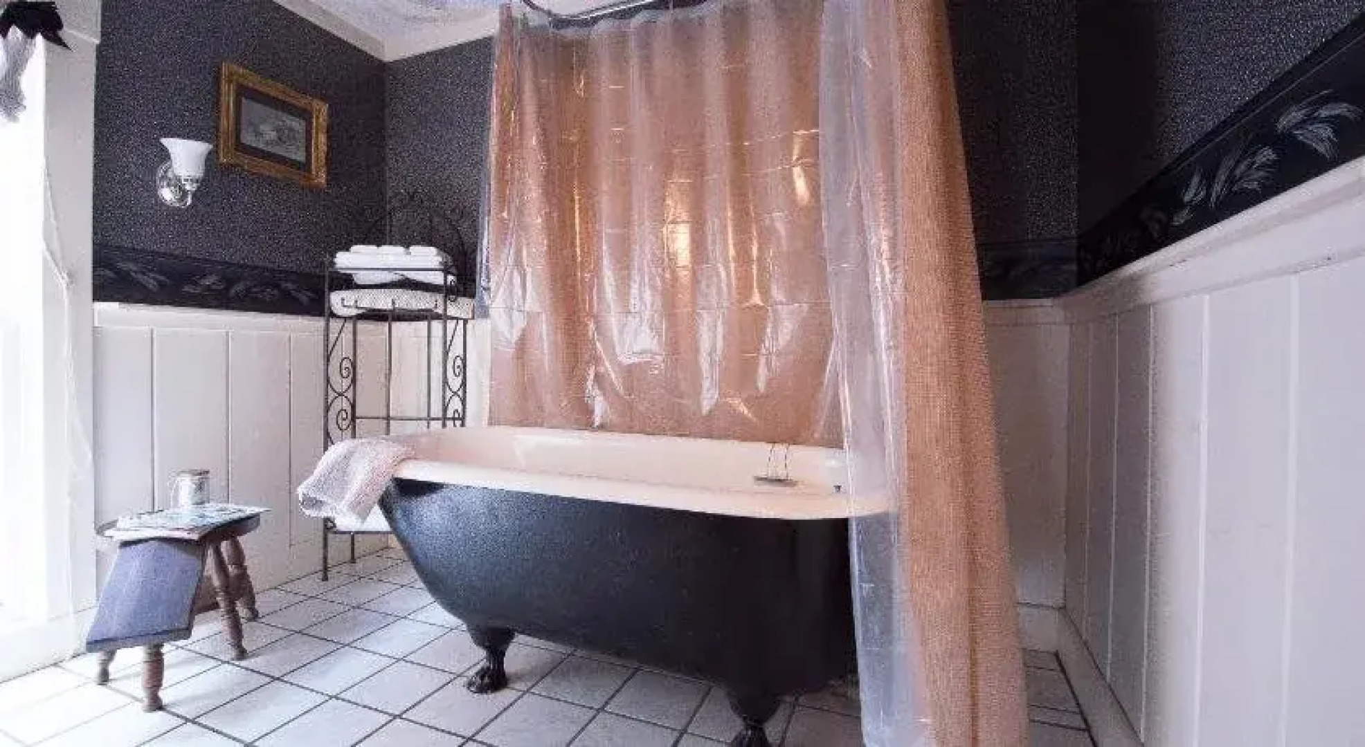 Munzesheimer Manor Bed & Breakfast