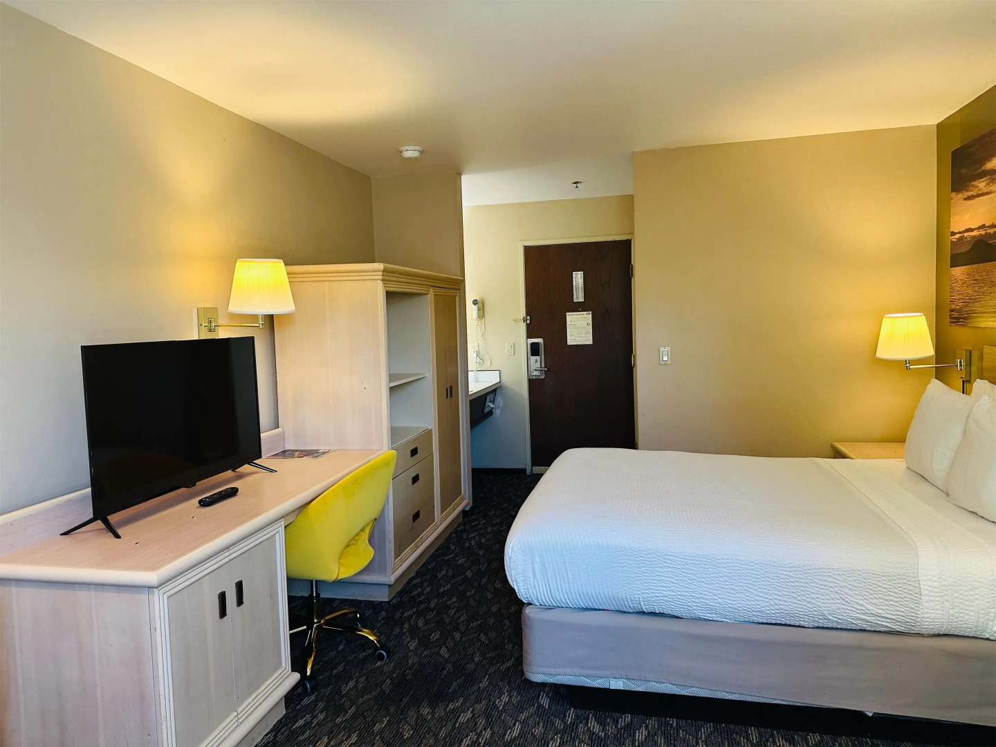 Days Inn by Wyndham Seatac Airport
