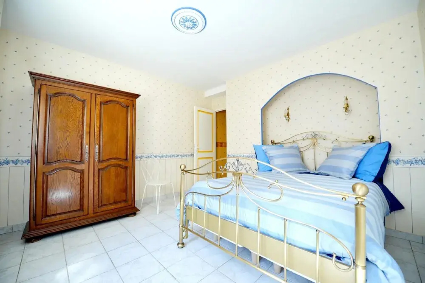 House With 2 Bedrooms in Béziers, With Pool Access, Furnished Garden a