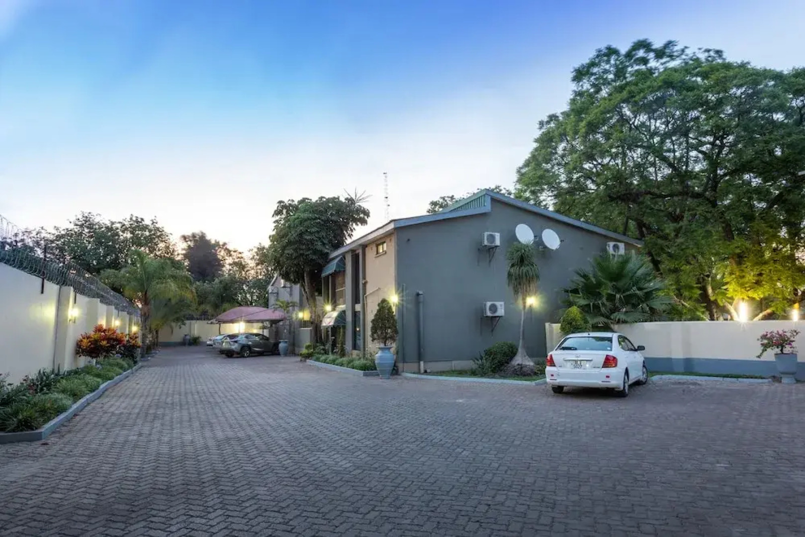 Fallsway Apartments Louden Court