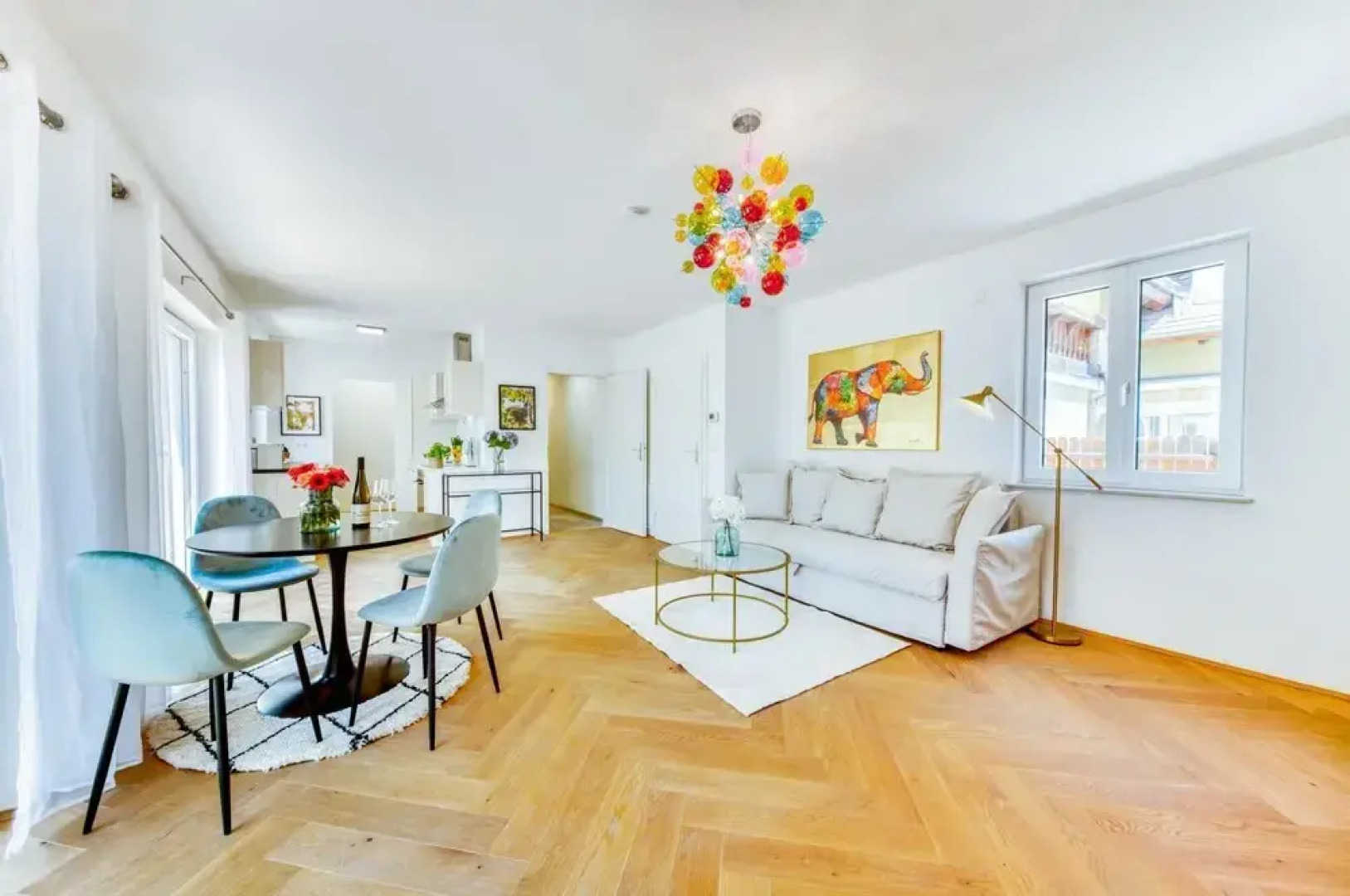 Deluxe Apartment With Terrace and Parking in the Historic City Centre of Krems an der Donau