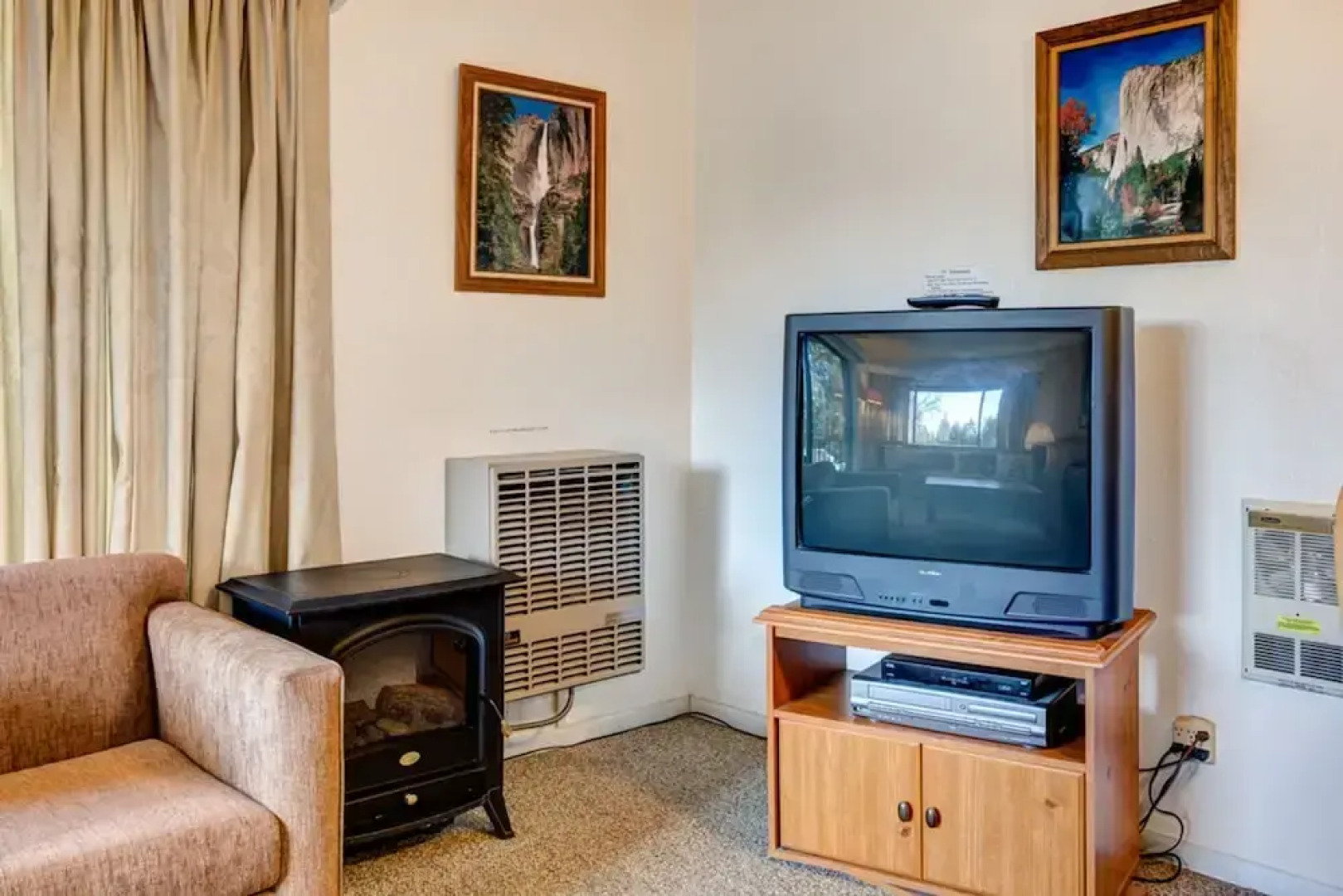 Cozy Corner Studio-a112