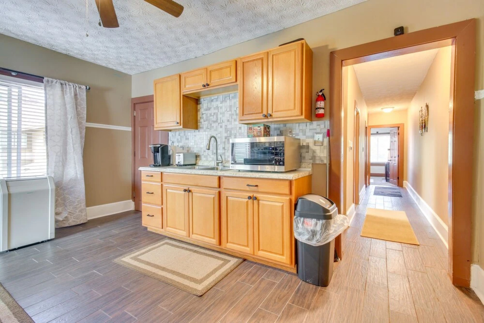 Sunny + Spacious Dayton Condo ~ 1 Mi to Downtown!